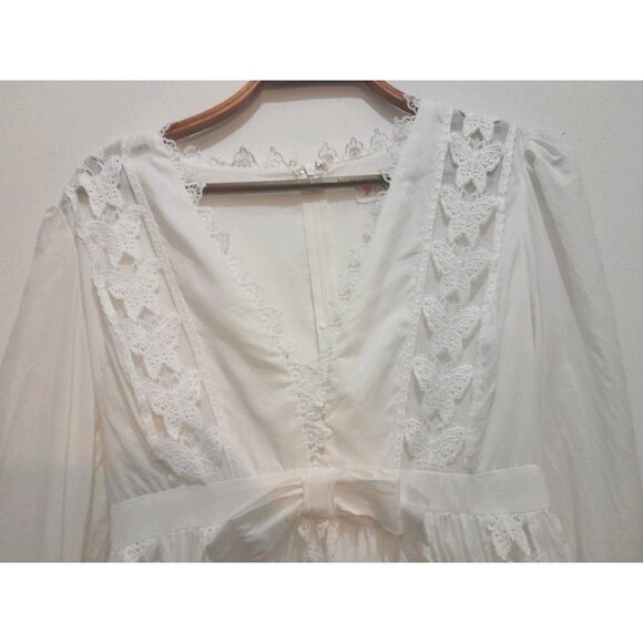 L'atiste By Amy Babydoll Mini Dress Lace Deep V Neckline Size Medium White - Picture 6 of 14
